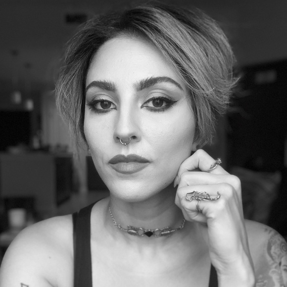 Meet your Posher, Chris - Picture 1 of 1